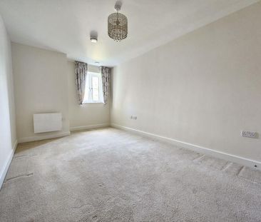 1 bedroom retirement property to rent - Photo 2