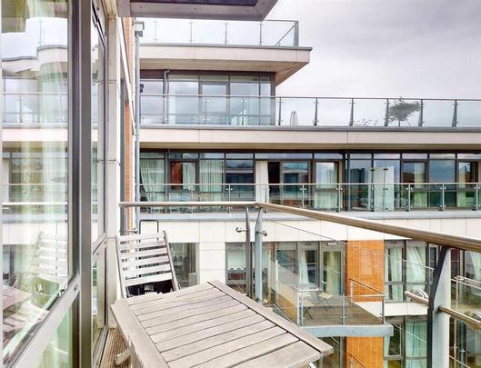 2 Bed Flat, Dickens Yard, W5 - Photo 1