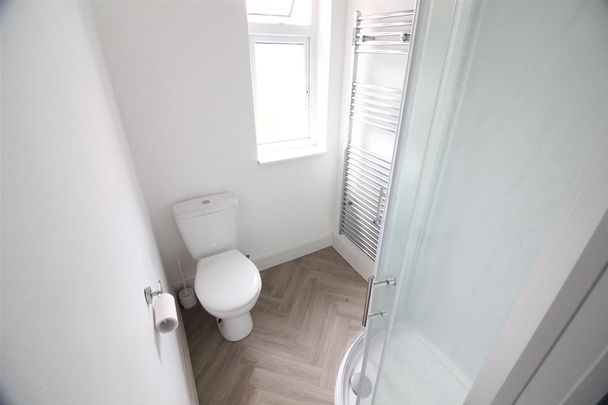 Westbury Road, Feltham - Photo 1