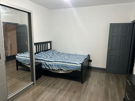Room in a Shared House, Bengal Road, IG1 - Photo 5