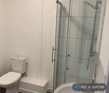 1 bedroom in a house share to rent - Photo 3