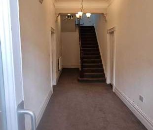 2 bedroom property to rent in Ashton Under Lyne - Photo 4