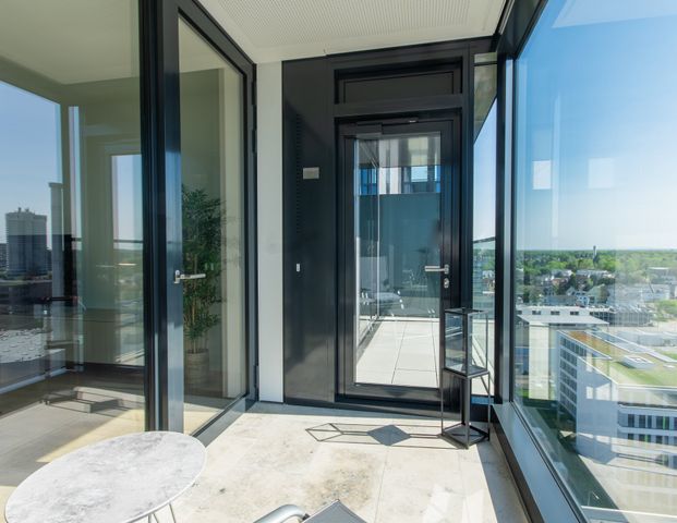 City-Residence: High-End-Wohnung (15.Stock) in spektakulärem Wohnturm - Foto 1