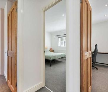 Weldon Way, Merstham, RH1 - Photo 5