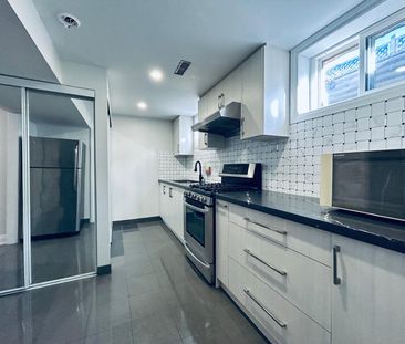 For Lease - 3260 Oakglade Crescent Unit# basement, Mississauga, Ont... - Photo 4