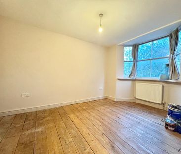 2 bedroom end of terrace house to rent - Photo 2