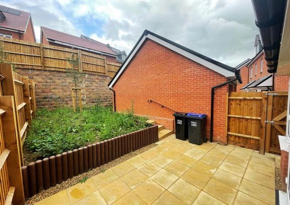 3 bedroom semi-detached house to rent - Photo 1