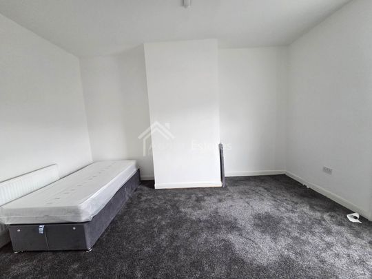 Price £650 pcm - Available Now - Unfurnished - Photo 1