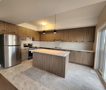 For Lease - 97 Renfrew Trail, Welland, Ontario - Photo 4