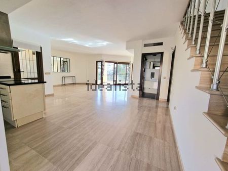 Alquiler de casa o chalet independiente en Calle Coral - Photo 2