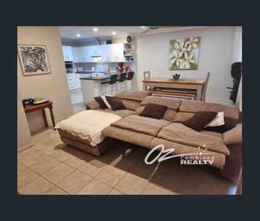 Spacious Villa Overlooking the Golf Course – Modern Living with Ene... - Photo 2