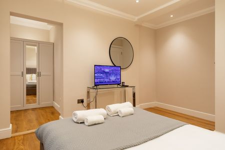 Room in a Shared Flat, Sydney Place, SW7 - Photo 3