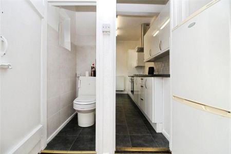 2 bedroom semi-detached house to rent - Photo 3