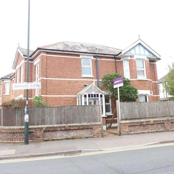 Bedroom Detached House In Charminster, BH8 - Photo 1