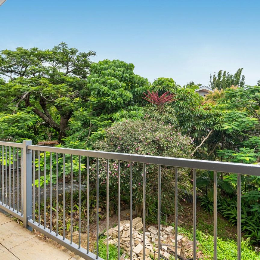 Stylish Renovated 1 Bedroom Retreat – Water Included + Balcony Living - Photo 1