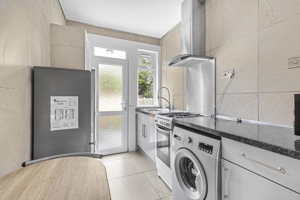 4 bedroom semi-detached house to rent - Photo 1