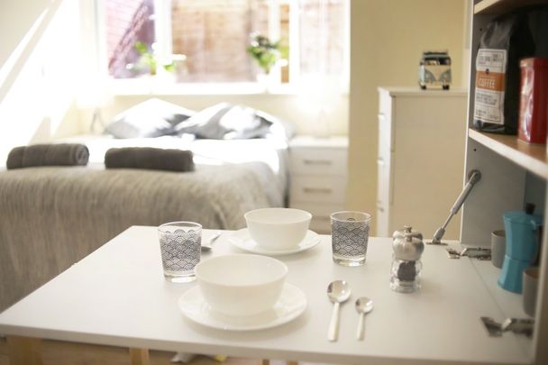 Studio Flat, Anson Road, NW2 - Photo 1