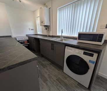 3 bedroom terraced house to rent - Photo 4