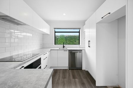 **Spacious 3-Bedroom Family Home for Rent in Pukete, Hamilton** Located in the sought-after suburb of Pukete, Hamilton (3200), this well presented 3-bedroom, 1-bathroom house offers comfortable living with convenient access to local amenities. - Photo 2