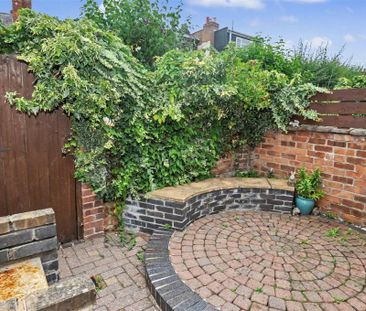 2 bedroom terraced house to rent - Photo 4