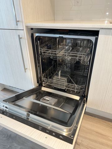 For Lease - 430 Square One Drive Unit# 4002, Mississauga, Ontario - Photo 2