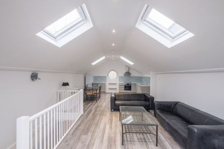 3 bedroom flat to rent - Photo 2