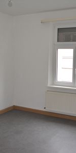 *Renoviert - 2 Zimmer - Bad mit Wanne und Fenster - Kücheneinrichtung möglich - frei* - Photo 3