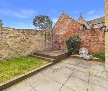 2 bedroom semi-detached house to rent - Photo 3