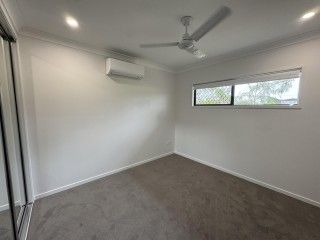 Brand New 4 Bedroom Family Home – ready to move into - Photo 5