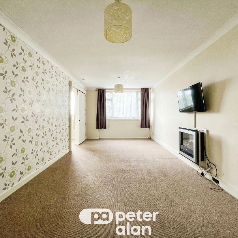 Llanishen Court, Llanishen - Photo 1