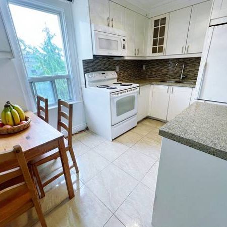 Spacious 3 + Den near Dupont - Lansdowne - Photo 4