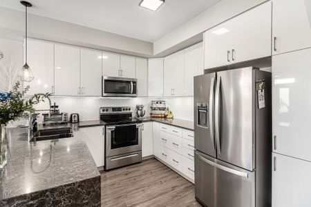 For Lease - 505 Ozawa Private, Manor Park - Cardinal Glen and Area, Ontario - Photo 2