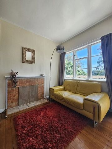 Live in leafy Three Kings – sunny 2-bedroom home - Photo 4