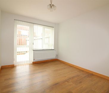 28 Downshire Road, - Photo 3