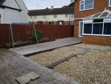 3 bedroom detached house to rent - Photo 5