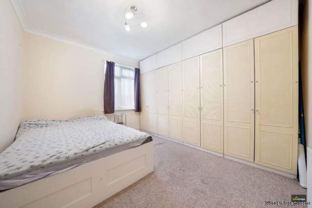 3 bedroom property to rent in Ilford - Photo 1