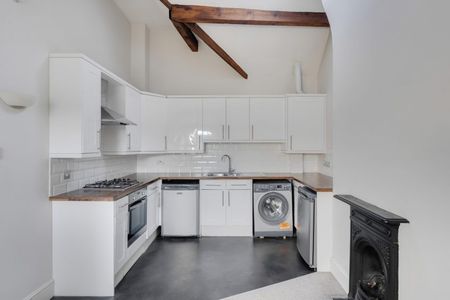 2 Bed Flat - Photo 5