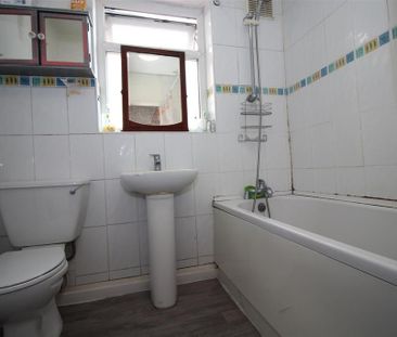 1 bedroom in a house share to rent - Photo 6