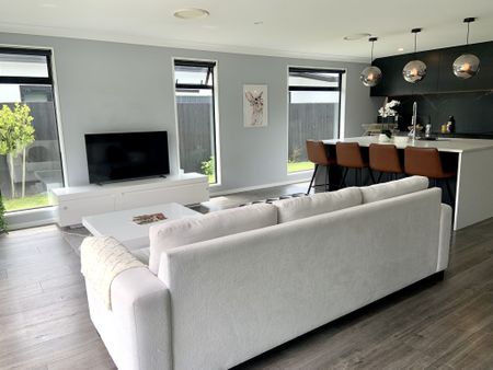 Belfast, 3 bedrooms - Photo 2