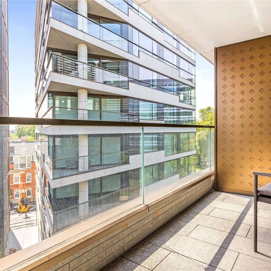 A stunning four bedroom apartment situated on the fourth floor of the prestigious One Tower Bridge development. - Photo 1