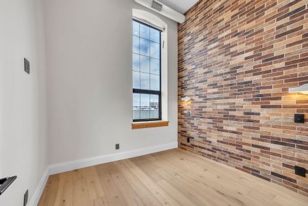 For Lease - 38 Front Street Unit# Unit # 5, Quinte West, Ontario - Photo 5