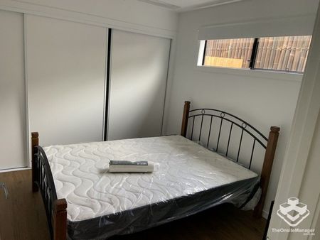 Modern Spacious One Bedroom Unit â Fully Furnished, All Bills Included - Photo 3