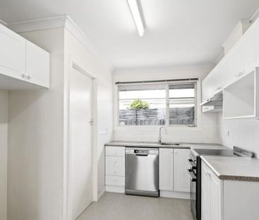 Neat, Sweet & Complete *OPEN FOR INSPECTION WEDNESDAY 2ND OCTOBER 2024 4:00 - 4:15 PM - PLEASE REGISTER TO VIEW* - Photo 3