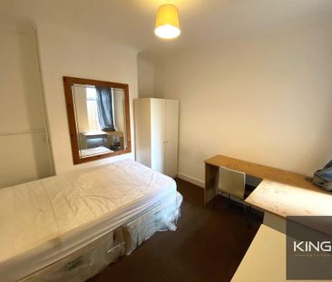 6 bedroom terraced house to rent - Photo 2