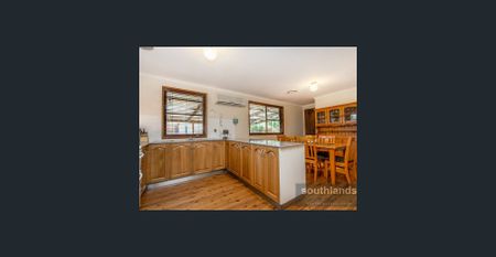 SPACIOUS FAMILY HOME IN SOUTH PENRITH LOCATION - Photo 2