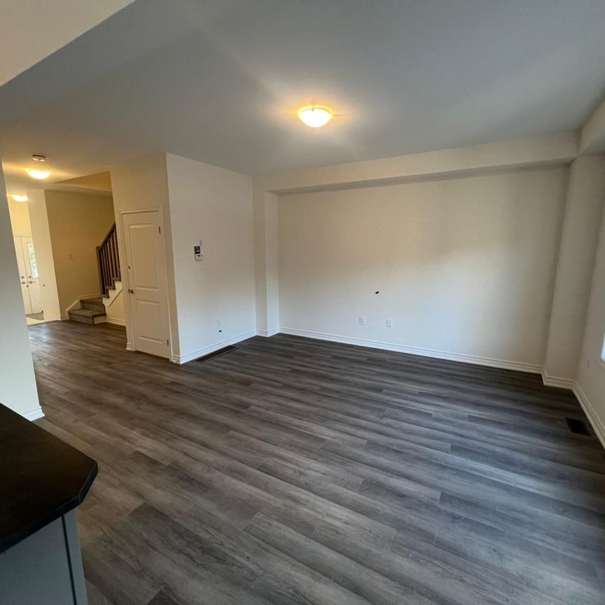 For Lease - 256 Pottruff Road, Brant, Ontario - Photo 1