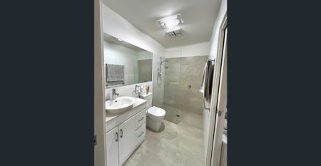 STYLISH TOWNHOUSE WITH INDOOR & OUTDOOR FLAIR! - Photo 4