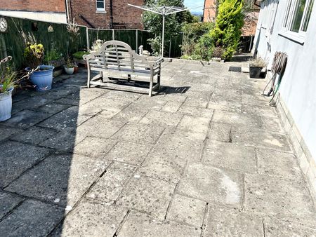 SOUTHBANK ROAD, HEREFORD. - Photo 5