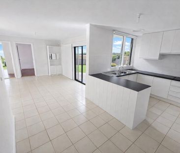 Spacious Dual Living Zones with Bills Included — Comfortable Cranbo... - Photo 5