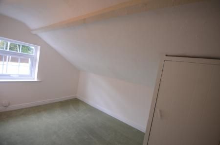 3 bedroom Detached house To Let - Photo 5